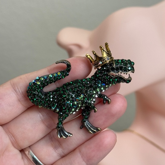 🦖⚜️ Green Dino Brooch with Gold Crown 👑 - Picture 3 of 7